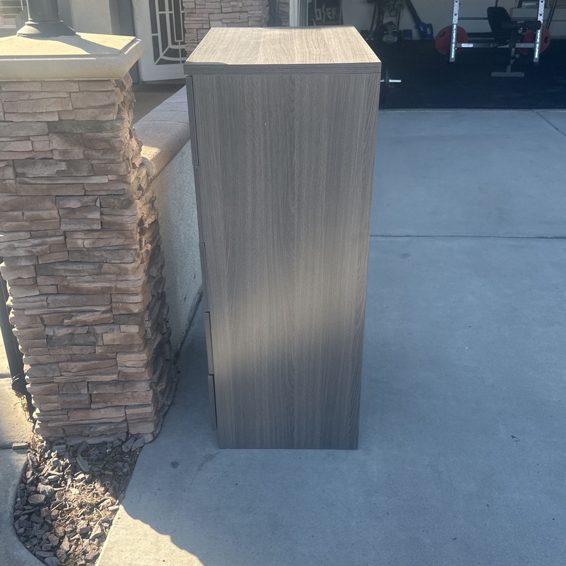 Free bedroom dresser for Sale in Temecula, CA OfferUp