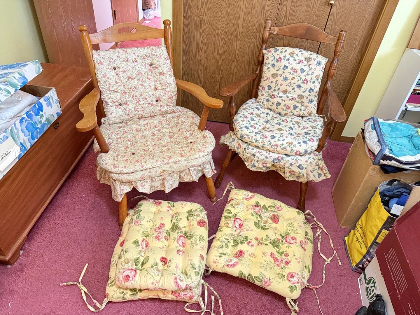 FREE Vintage Bedroom Chairs + New Cushions