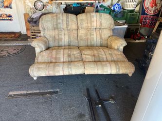 Like new LA-Z-BOY double recliner