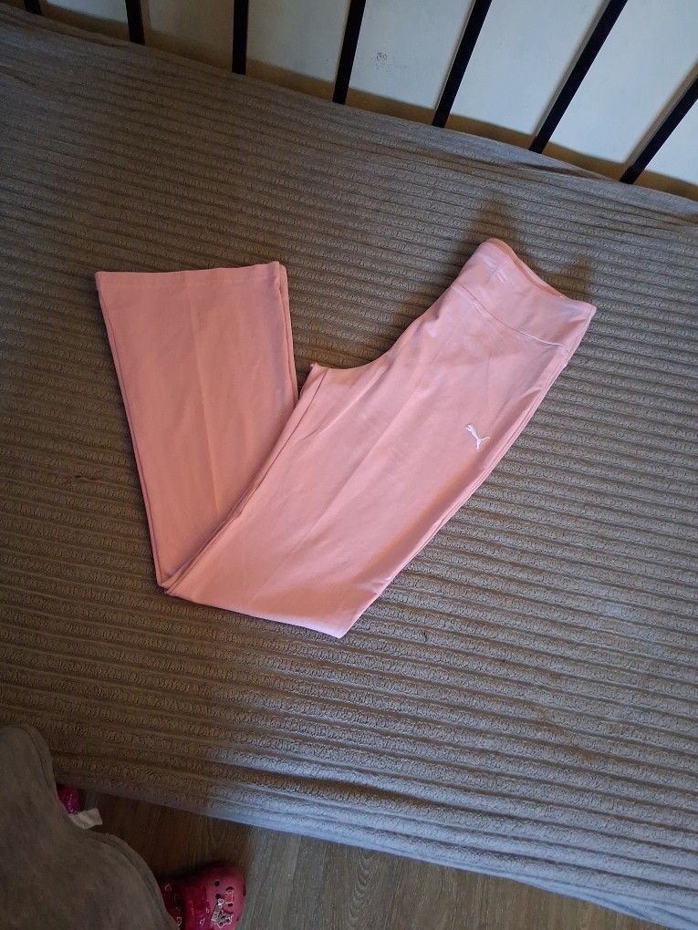 WOMEN PUMAS FLARE LEGGINS