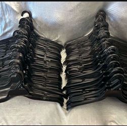 100 HANGERS SIZE SMALL 👕👗👚$20