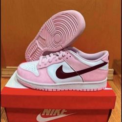 Dunk Low GS Size 7Y/8.5 Womens  Brand New