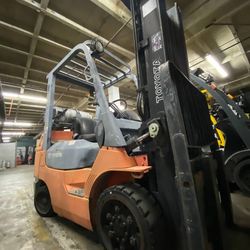 HEAVY DUTY TOYOTA  forklifts For Sale 