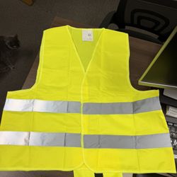 100 High-Visibility Safety Vests - Warehouse / Construction / Event Staff