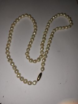 22" pearl necklace with gold barrel clasp