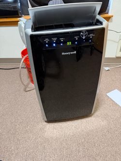 14,000BTU/h Honeywell Portable A/C, black/gold Includes Remote & Window Kit