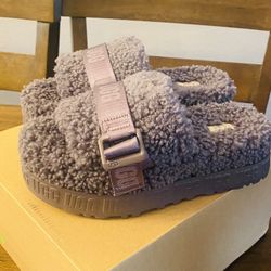 UGG Slides 
