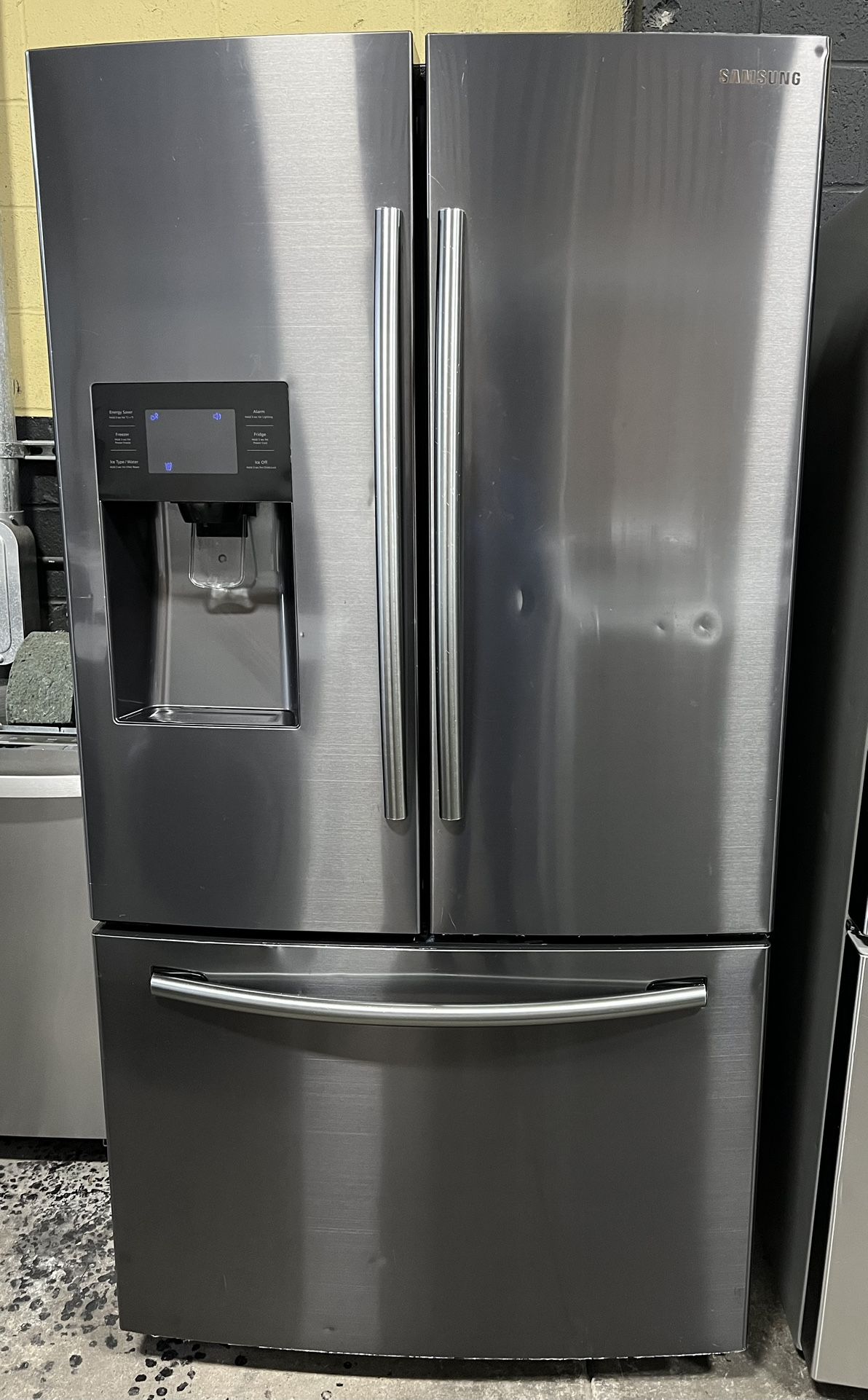 Samsung French Door Refrigerator w/WATER