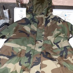 Army gortex jacket small