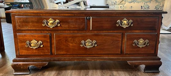 Vintage 1981 Hope Chest with Tray — $120 OBO