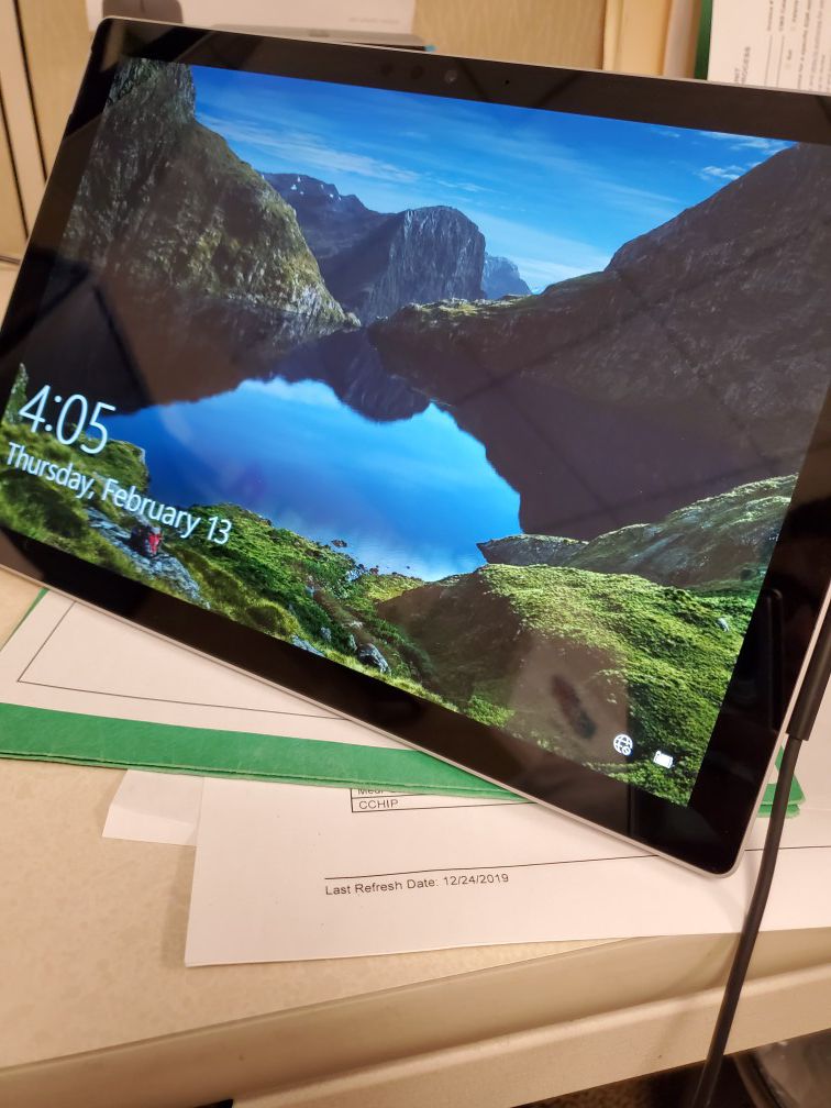 BRAND NEW Microsoft Surface Pro 5 intel core m3 128gb ssd