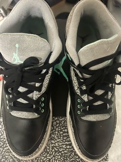 Used Jordan 3 retro green glow (size 12 Men’s )