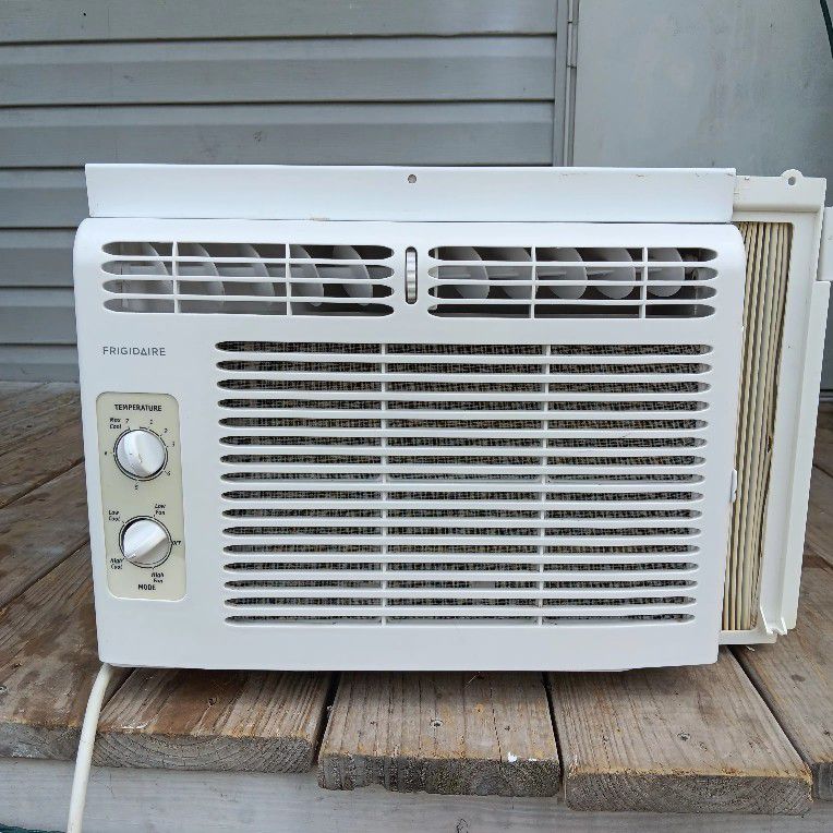 Frigidaire 5,000 BTU AC Window Air Conditioner Unit