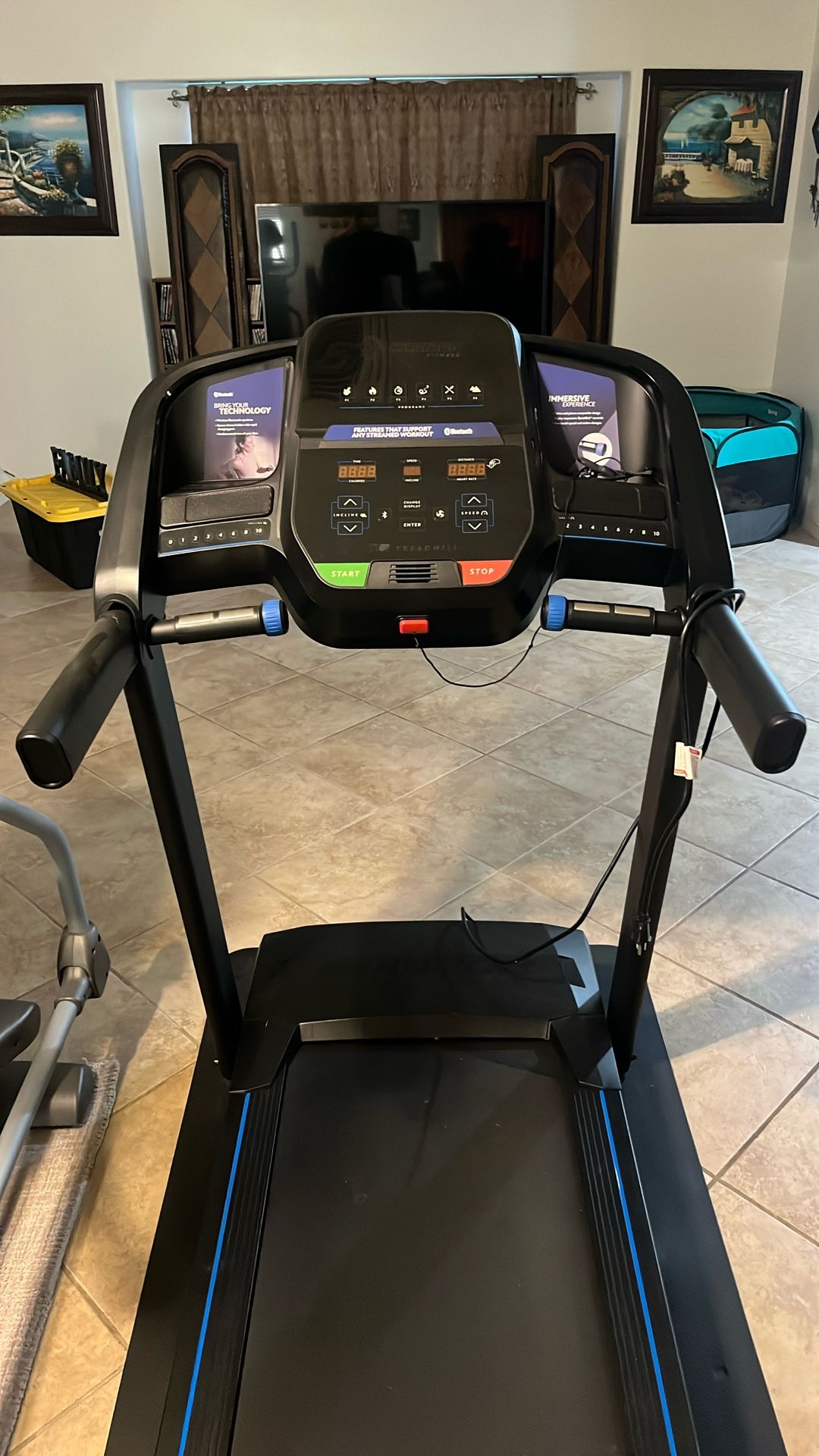 Horizon, treadmill, variable response cushions