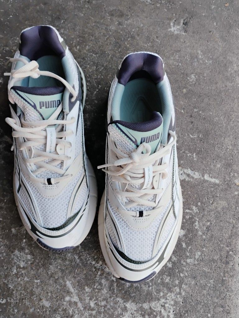 Men's Puma Shoes. 8.5