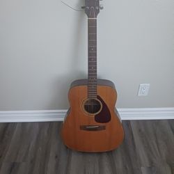 Vintage 1972 Yamaha Acoustic Guitar Made In Taiwan 