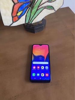 Samsung Galaxy A10e ( Unlocked) 32gb Gray color
