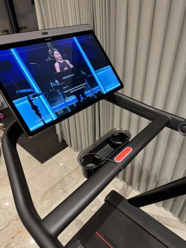 Peleton_Treadmill