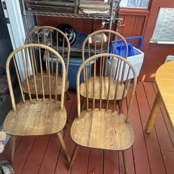Kitchen Table With Folding Leaf And Four Chairs