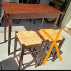 High Table W/1 Bar Stool Excellent Condition 