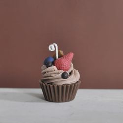 Cream Cupcake Candle