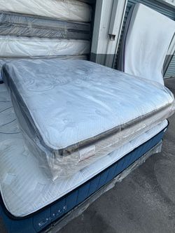 Queen Size Mattress Sealy Pillowtop 