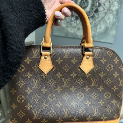 Louis Vuitton, Alma Bag