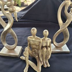 Decor Statues