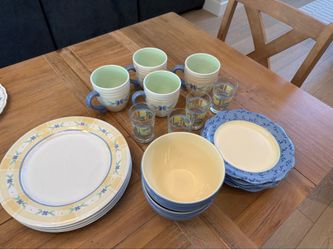 Full dinner set - 4 cups, 4 mugs, 8 plates (4 small, 4 big) and 4 bowls