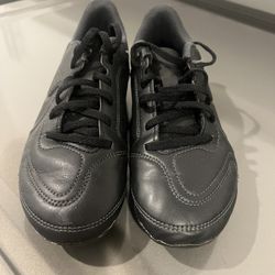 Nike Soccer Cleats Youth Size 5.5