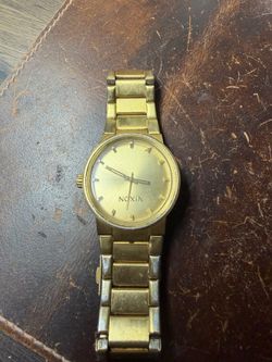 Nixon Gold Tone Analog Wristwatch Stainless Steel Bracelet – Pre-Owned