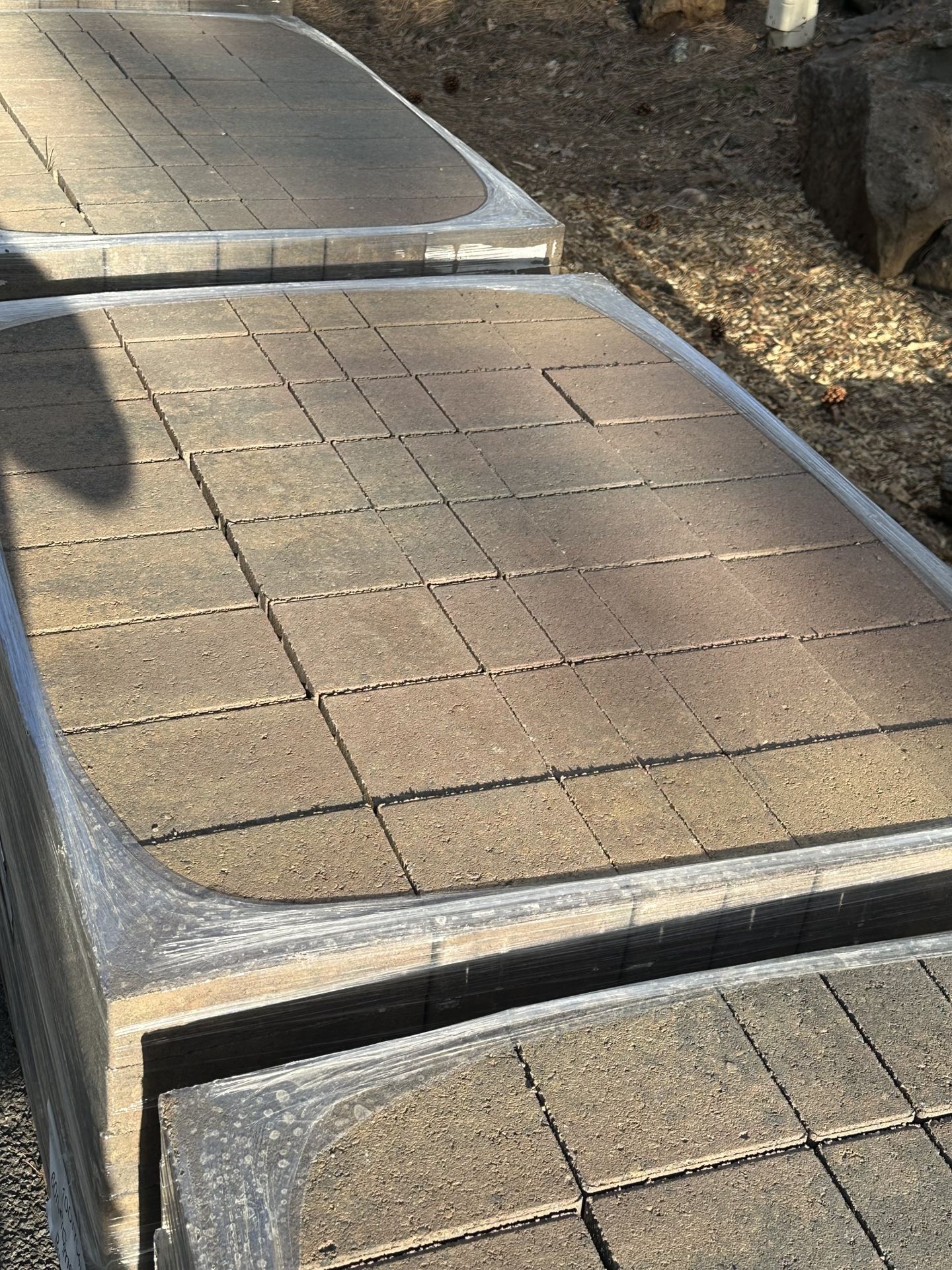 (5) Pallets Belgard Bella 60mm 3 Piece Pavers 10077540