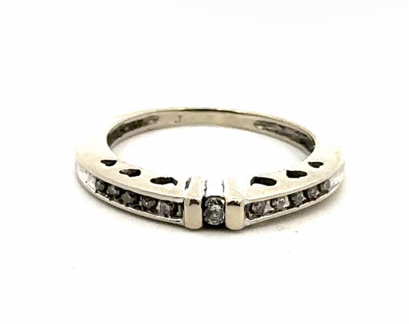 Woman’s Ladies 10k White Gold Clear Stone Stackable Band Ring With Heart Detail Size 5 GP3104156