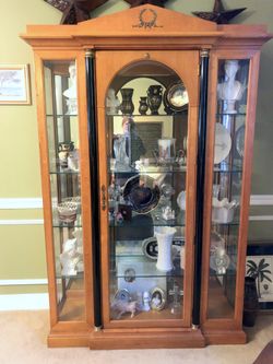 Thomasville Display China Cabinet