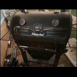 Oklahoma Joes smoker Grill 