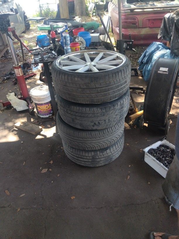 22 Inch Rims Came Off A Infiniti G35 06