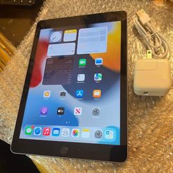 Apple iPad 5th Generation 32GB Unlocked 