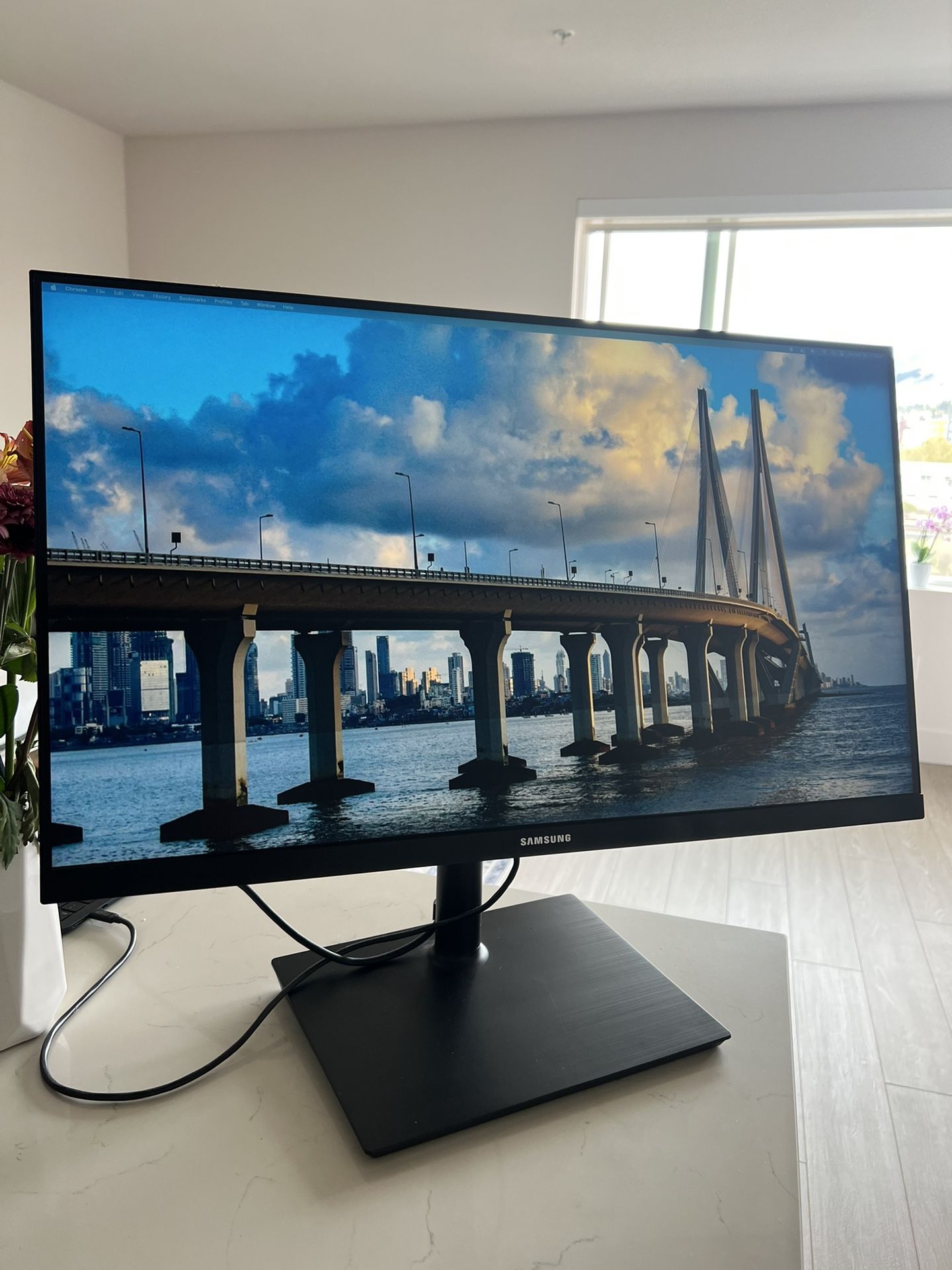 Samsung monitor 27”