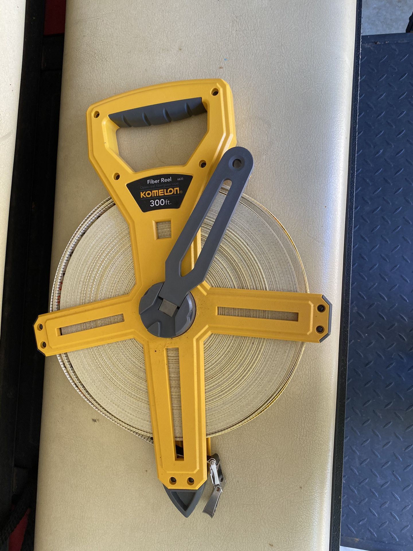 Komelon 300 FR Tape Measure Contractors
