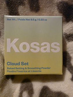 Kosas Cloud Set Powder in the shade Candy