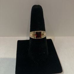 10k Gold Ring #110637-1 MJ