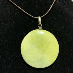 Serpentine With Silver Metal Round Pendant Necklace 