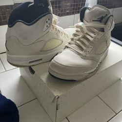 Jordan 5 Moon