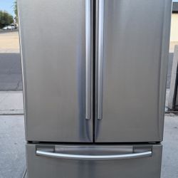 REFRIGERATOR SAMSUNG 32 WIDE COUNTER DEEP 
