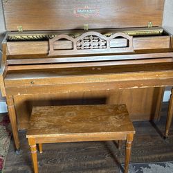 Upright piano