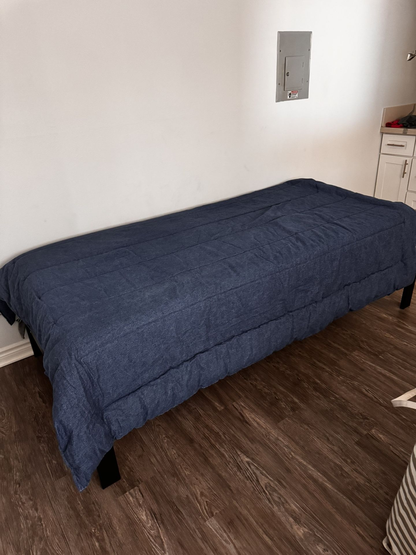 Twin Bed & Bed Frame