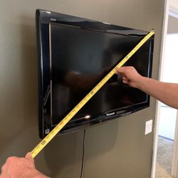 32 inch Panasonic Flatscreen TV