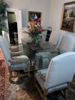 Hooker Formal dining room table/ 6 Seating