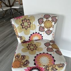 Accent chairs