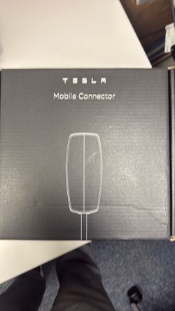 Tesla  Mobile Connector + Adapter